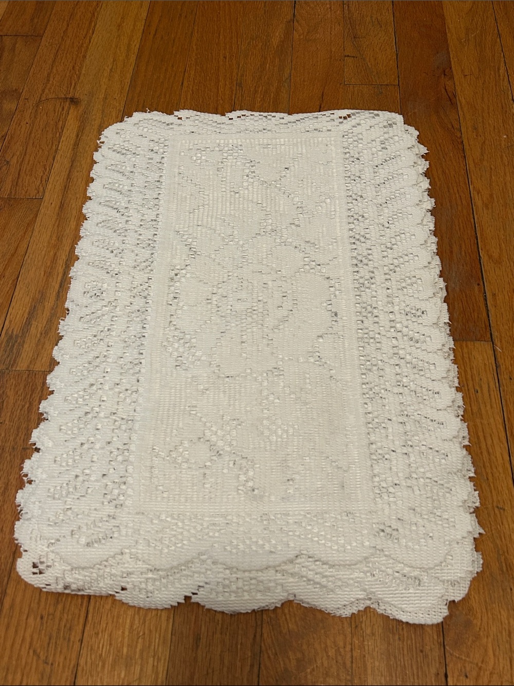 White Crochet placemats - Unbranded